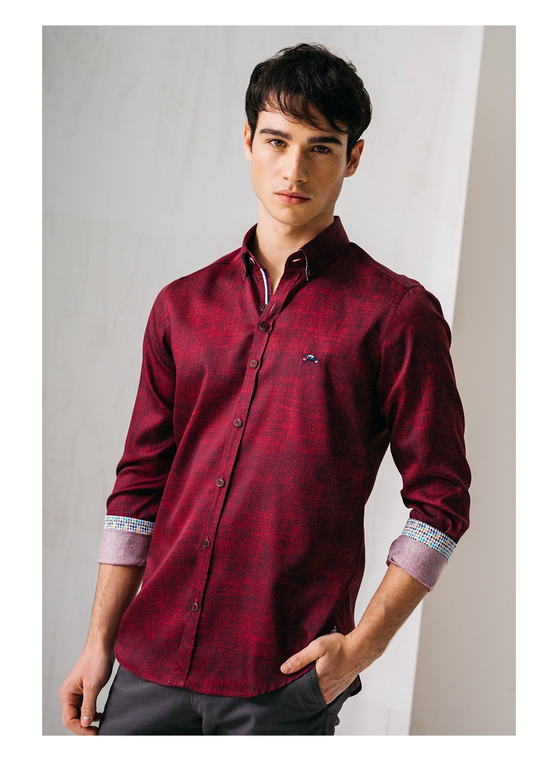 camisa estampada hombre